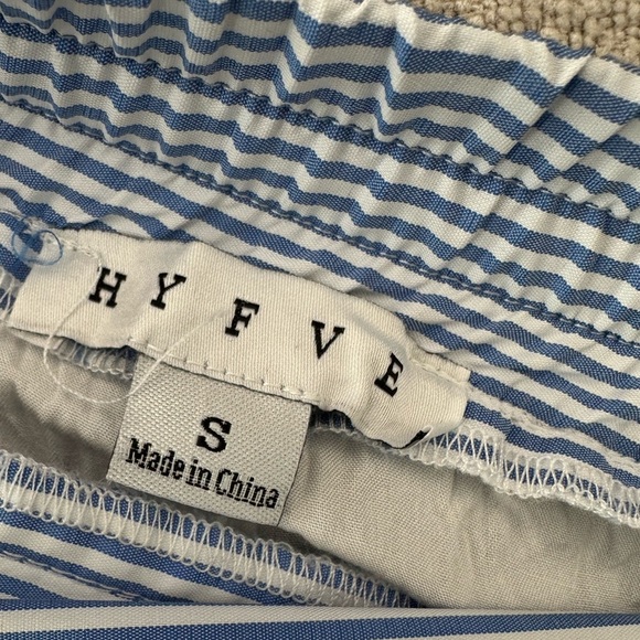 🛍️ HYFVE open back dress with ruffle bottom new condition. - Picture 7 of 7